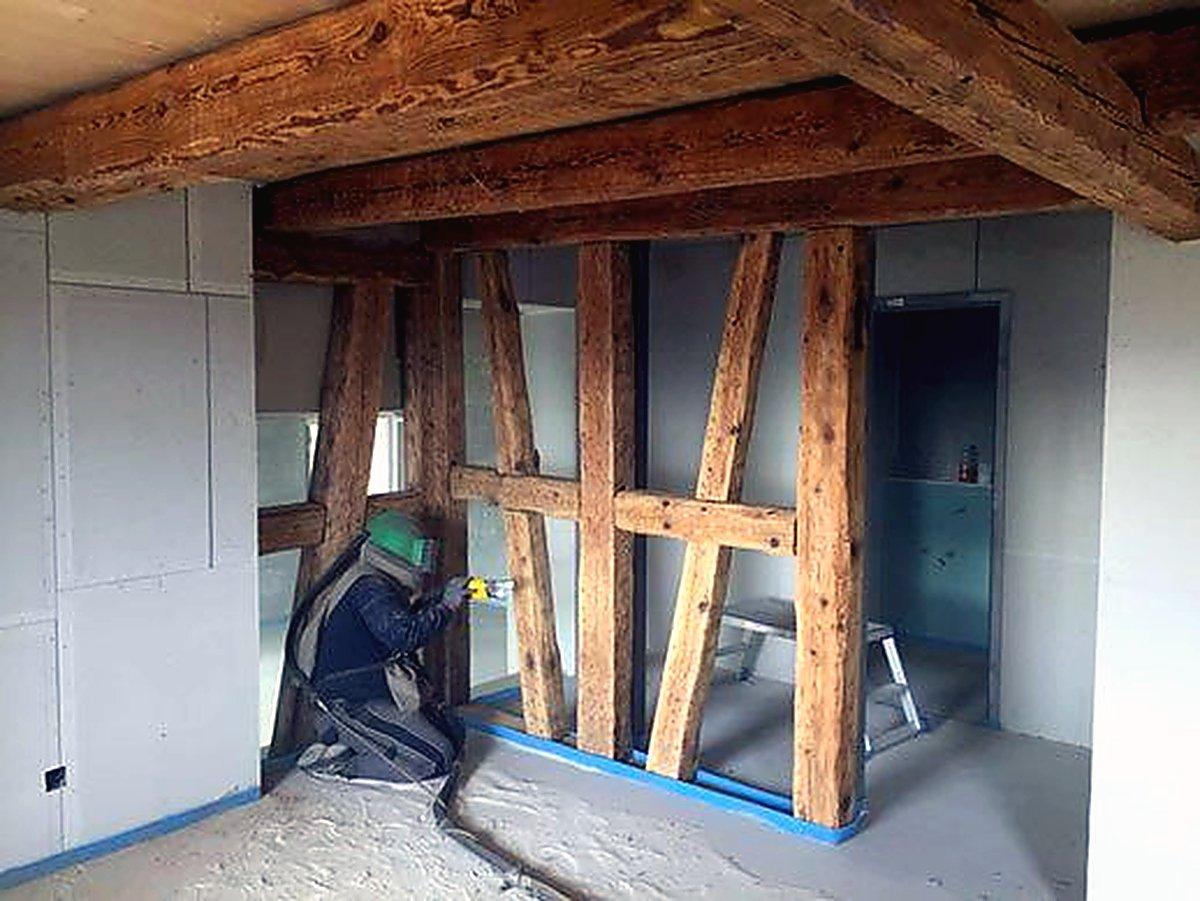 Holzbalken gestrahlt